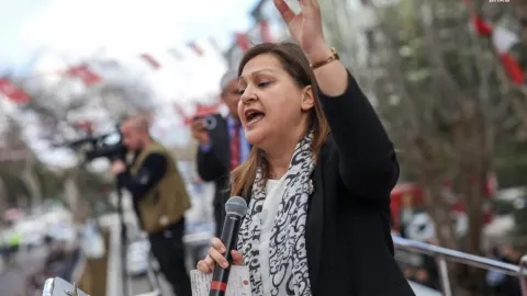 Afyon’da Burcu Köksal'la birlikte 6 meclis üyesinin de istifa edebileceği öne sürüldü