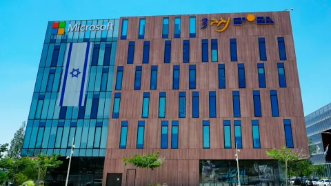 Soykırım işbirliği ortaya çıkmıştı: Microsoft İsrail ofisini geçici olarak Fransa'ya taşıdı