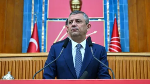 Özgür Özel'den 'itirafçı' olan Böcek ve Yalım'a dair ilk açıklama: Sinir krizi geçirdiği, ‘ne istiyorsanız imzalayacağım’ dediği yazıldı