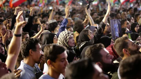 ABD-İsrail saldırılarında 76. gün: ABD İran'la müzakere peşinde, Körfez'de gerilim tırmanıyor