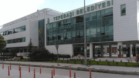 CHP'li Tepebaşı Belediyesi'ne operasyon: Çok sayıda kişi gözaltına alındı