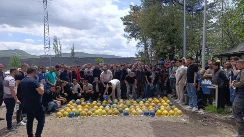Kütahya'da haklarını arayan madenciler eylemde: Şirket yetkilisinden 'vatan haini' suçlaması