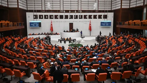 Sermayeye teşvik paketi Meclis'ten geçti: Kara para girişinin önü açılıyor