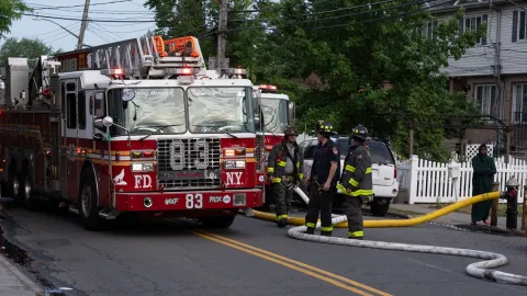 New York’ta tersanede patlama: 1 kişi öldü, çoğu itfaiyeci 36 yaralı
