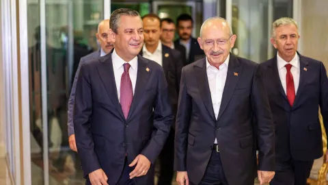 Yandaşlar CHP’den bildiriyor: ‘Büyük operasyon geliyor, partiyi seçime Kılıçdaroğlu götürecek, yedek partinin binası hazır…’
