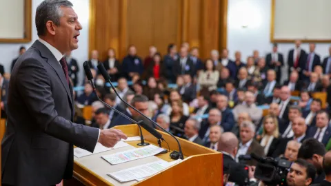 CHP’de ilk açık bölünme: 40 vekil Özel’in çağrısına yanıt vermedi
