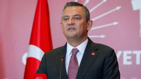 Kılıçdaroğlu ekibiyle görüşmesini aktardı: 'Özel'in Grup Başkanlığı geçersiz, dokunulmazlığı risk altında'