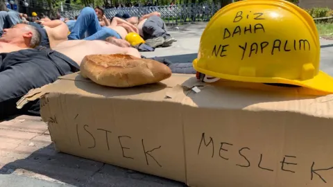 Ankara'ya doğru yola çıkan Doruk Madencilik işçileri