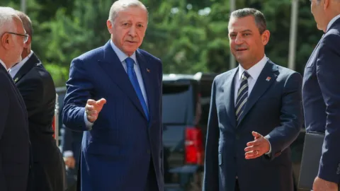 AKP’nin yeni Özgür Özel hamlesi netleşiyor: Yeni sopa için sinyaller arttı