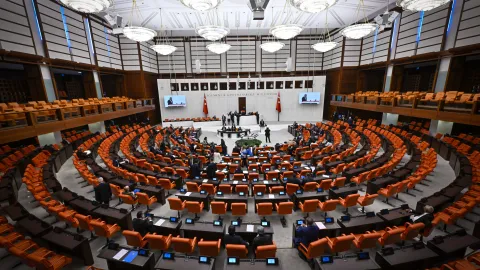 AK Parti yeni anayasa çalışmaları kapsamında politika belgesi hazırlığı yapıyor.