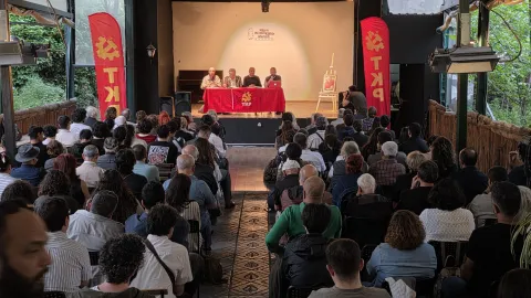 Kadir Sev'in anıldığı etkinlikte konuşmacıların görselleri ve Kadir Sev'in kitap kapağı.