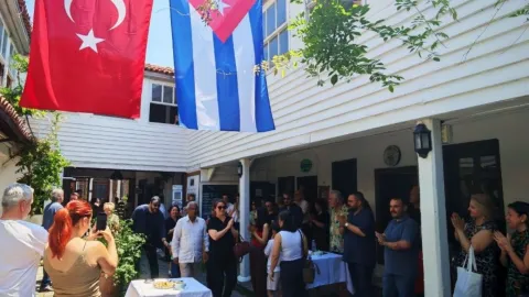 Çanakkale'de Küba'yla dayanışma sergisi açıldı: 'K