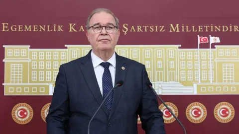 Öztrak grup toplantısını 'milat' ilan etti: 'Özgür Özel Mecl