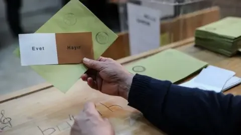 Atilla Kart'ın 2017 referandumundaki mühürsüz oylar hakkında yaptığı açıklamalar.
