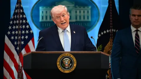 ABD helikopteri Hürmüz'de düştü, Trump İran'ı saldırıyla teh