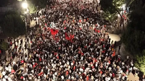 Arnavutluk'ta ne yaşanıyor? Trump'ın damadına prot