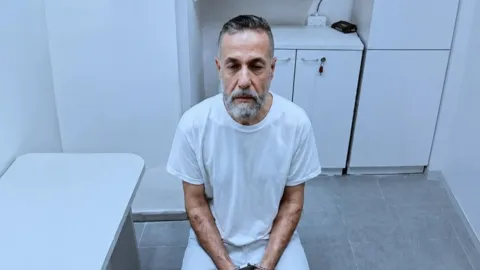 Dr. Husam Ebu Safiyye'nin duruşma sırasında çekilmiş bitkin ve zayıf hali