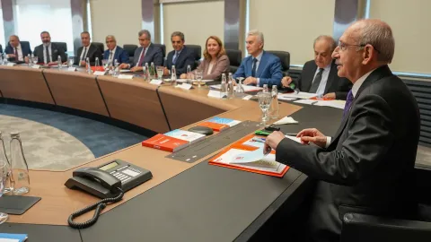 CHP parti binası önü