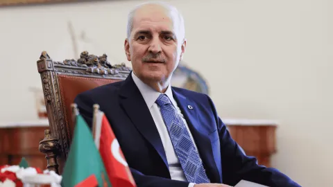 TBMM Başkanı Numan Kurtulmuş konuşma yaparken