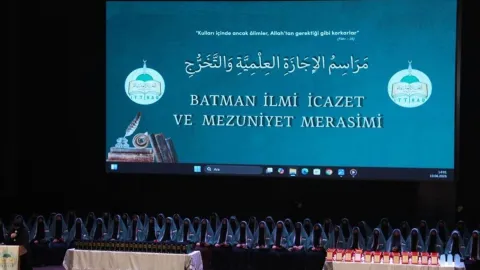 Batman'da düzenlenen medrese icazet töreninden bir görüntü.