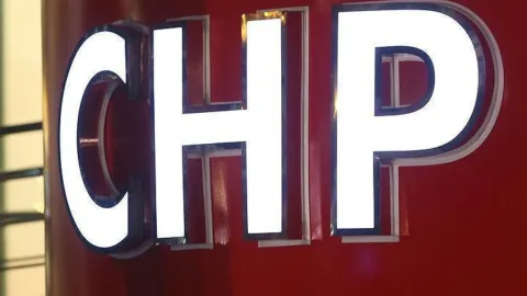CHP logosu ve parti binası önü