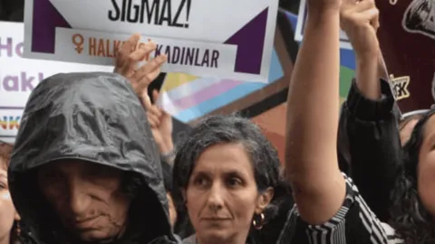 Ankara'da düzenlenen kadın eyleminde polis müdahalesi