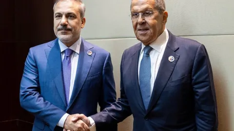 Dışişleri Bakanı Hakan Fidan ve Rusya Dışişleri Bakanı Sergey Lavrov'un daha önceki bir görüşmesinden bir fotoğraf.