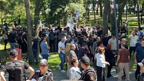Ankara'da özel sektör öğretmenlerine polis müdahalesi