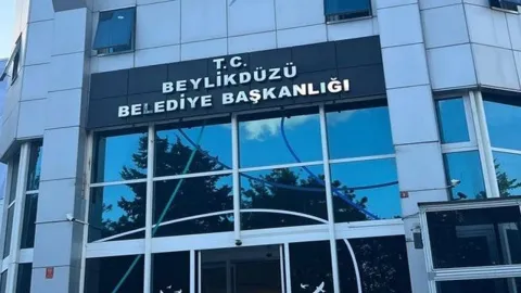 Beylikdüzü Belediyesi'ne düzenlenen operasyonla ilgili gözaltına alınan kişiler