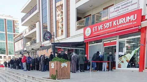 Et ve Süt Kurumu logosu ve et ürünleri görseli.