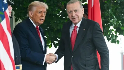 ABD Başkanı Donald Trump konuşma yaparken