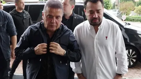 Antalya Büyükşehir Belediye Başkanı'nın Şoförleri Tahliye Edildi