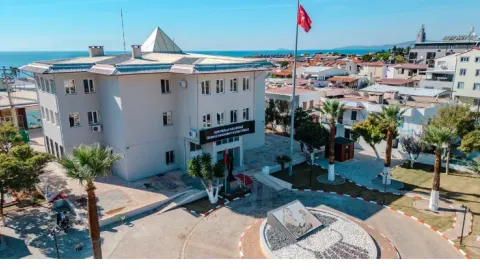 CHP'li Seferihisar Belediyesi'ne operasyon: Başkan Yardımcısı dahil 15 kişi gözaltında