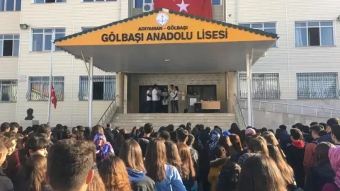 Gölbaşı Anadolu Lisesi binası.