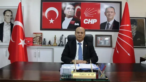 CHP Gaziantep İl Başkanlığı binası önü