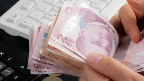 Çalışma ve Sosyal Güvenlik Bakanı Vedat Işıkhan'ın SGK borç yapılandırmasına ilişkin açıklaması.