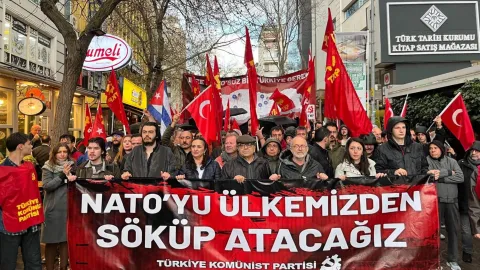 Ankara Valiliği önünde NATO karşıtı gösteri.