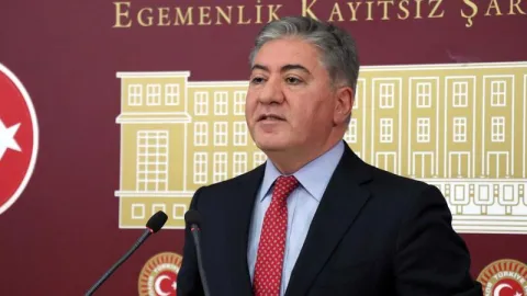 CHP Grup Başkanvekili Murat Emir TBMM'de açıklamalarda bulundu.