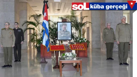Küba Devrim Komutanı Ramiro Valdés Menéndez için düzenlenen anma töreninden bir görüntü.