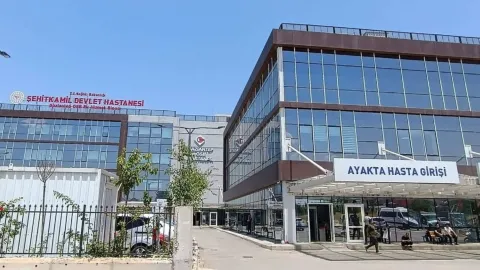 Gaziantep'te bir tekstil fabrikasında 25 işçi zehirlenme şüphesiyle hastaneye kaldırıldı.