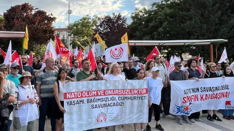 Ankara Mamak'ta düzenlenen NATO karşıtı yürüyüşten bir kare