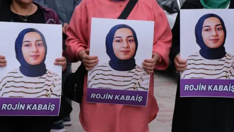 Rojin Kabaiş'in cansız bedeninin bulunduğu Van Gölü sahilini gösteren bir fotoğraf.