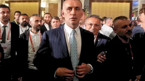Türkiye Futbol Federasyonu Başkanı İbrahim Hacıosmanoğlu'nun açıklamalarıyla ilgili haber görseli.