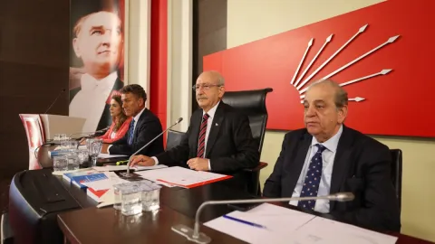 Kemal Kılıçdaroğlu yönetiminin gerçekleştirdiği MYK toplantısı sonrası teşkilatlarda değişikliğe gidildi.
