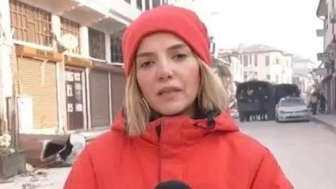 Cumhuriyet gazetesi muhabiri Gülnur Saydam gözaltına alındı