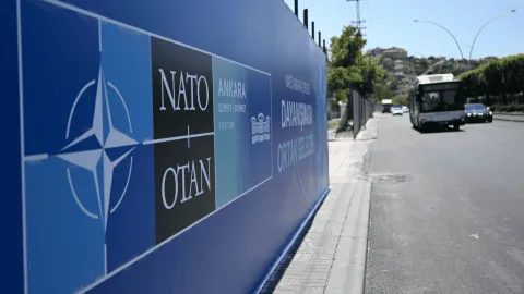 NATO Zirvesi nedeniyle Ankara'da toplu taşıma seferlerinde kısıtlamalar uygulanacağı duyuruldu.
