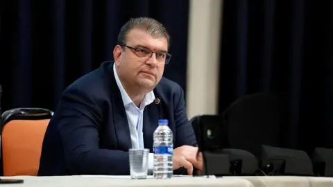 Seferihisar Belediye Başkanı İsmail Yetişkin'in görevden uzaklaştırılmasına ilişkin haber.