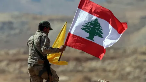 Lübnan Başbakanı Nevvaf Selam ve Suriye Dışişleri Bakanı Esad Hasan Şeybani görüşmesi