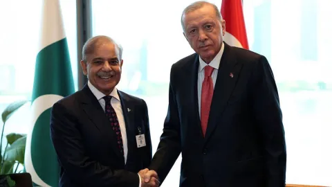 Pakistan Başbakanı Şahbaz Şerif
