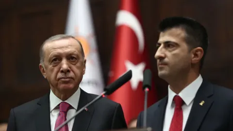 Mehmet Ali Çelebi TBMM'de konuşma yaparken